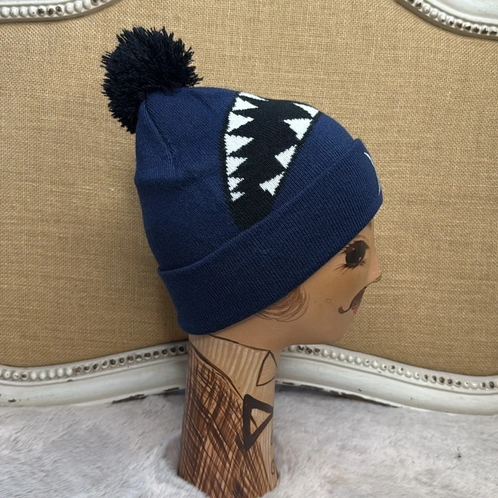 Hurley | Boys Youth Shark Teeth Mouth Knitted Black & White Logo Beanie NWOT